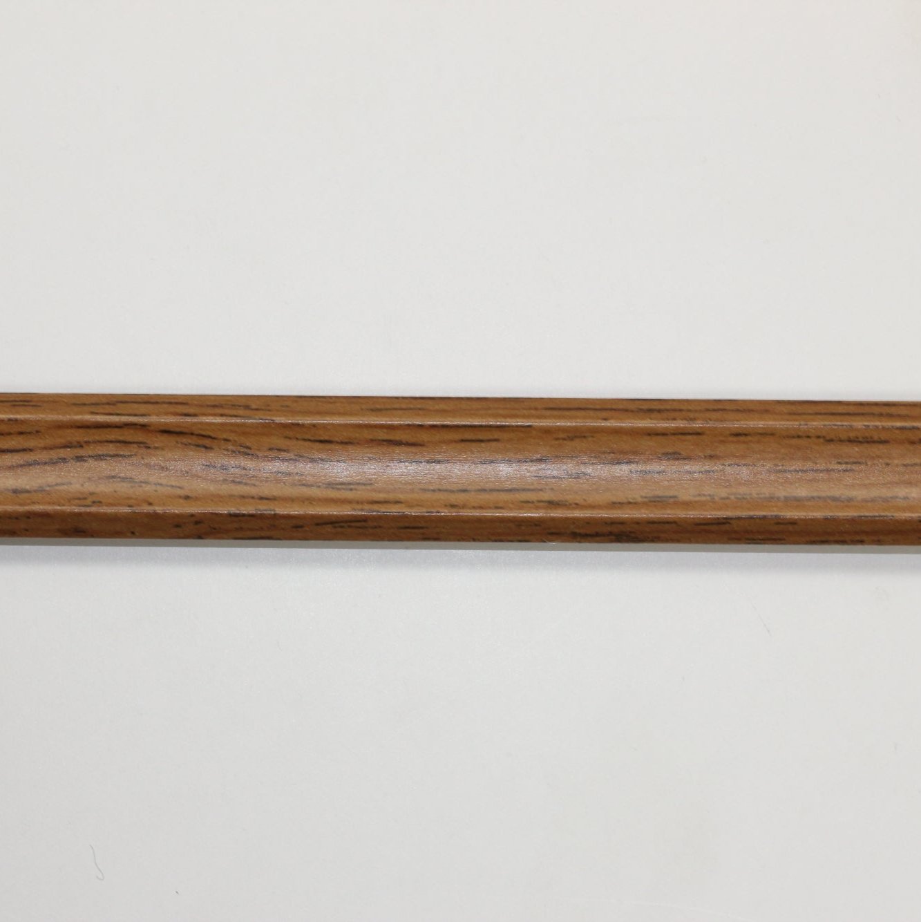 C37 Antique Oak Scotia Beading